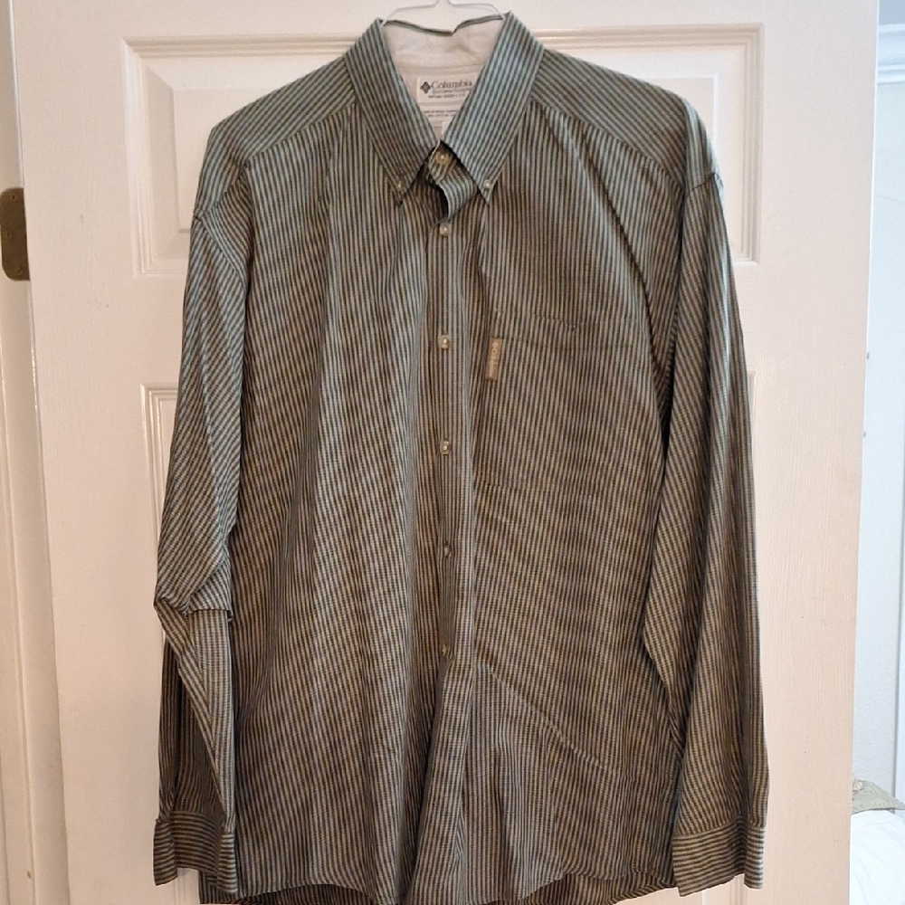 Columbia Sportswear Co. Men's Casual Black And Gray Shirt XLG